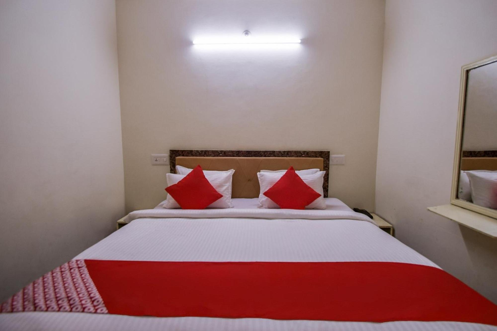 Hotel O Seema Udaipur Esterno foto